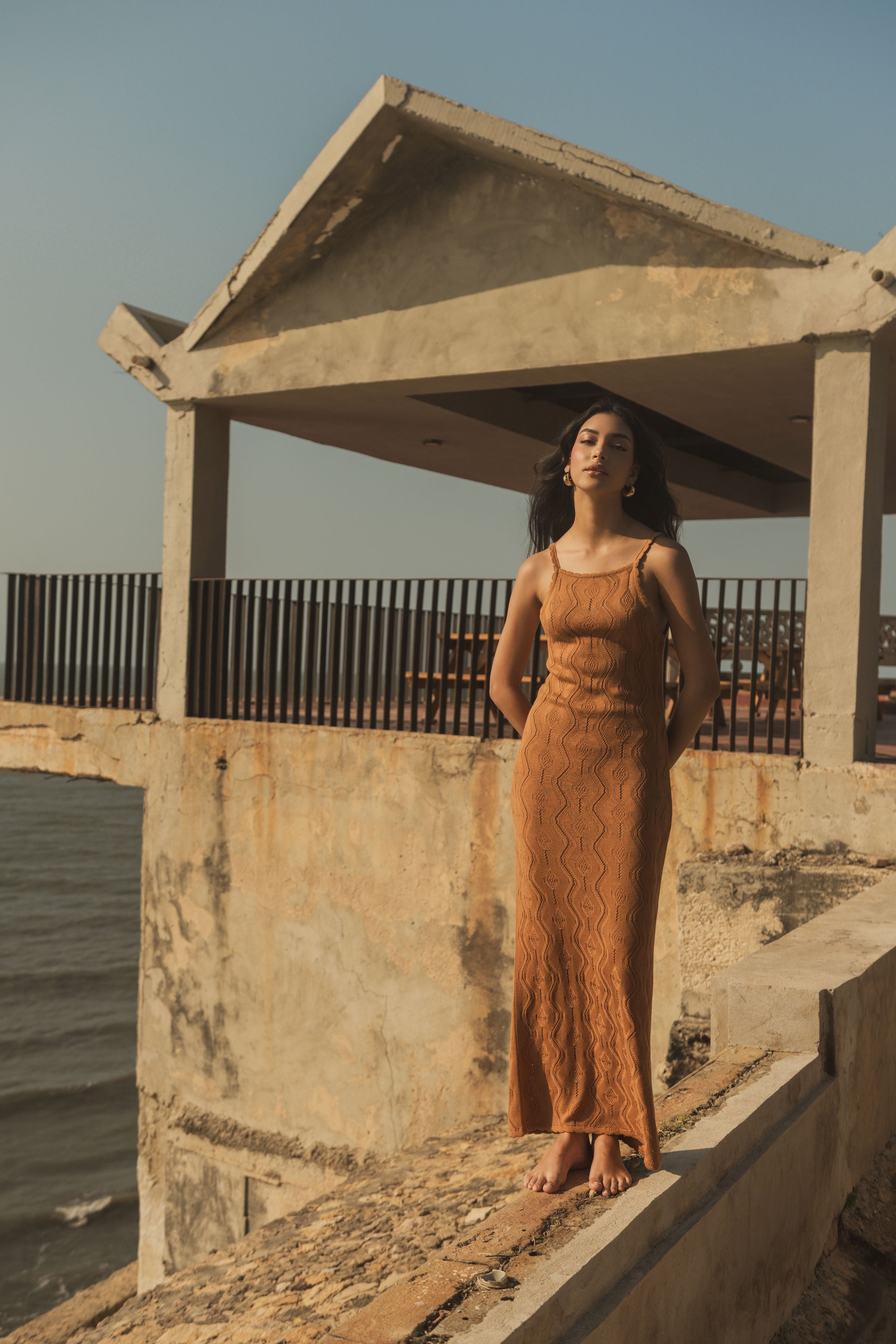 Vestido Lumina Ocre — SERRA