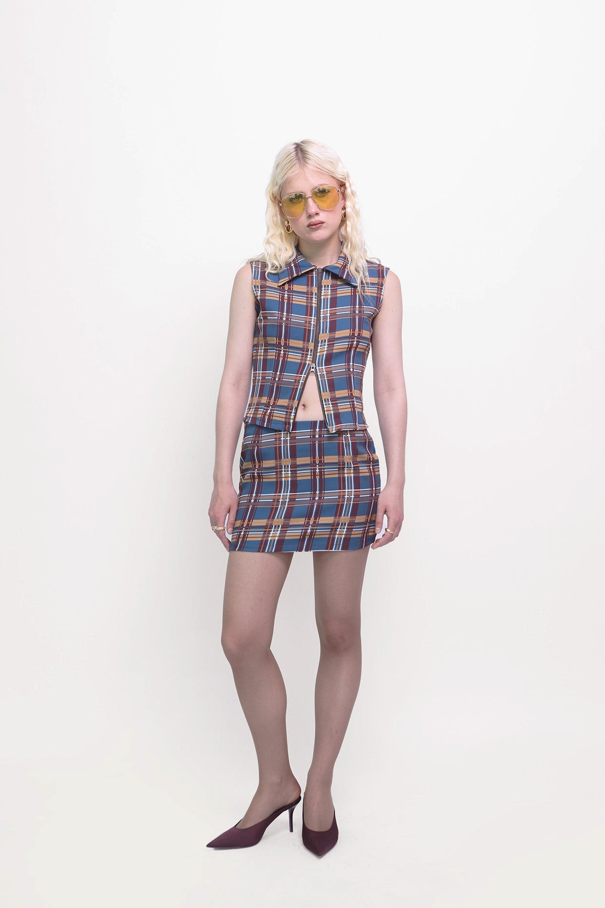 Falda Crossroads